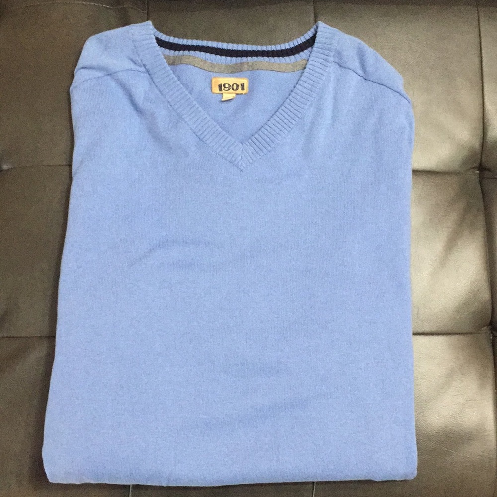 1901 baby blue sweater ⭐️